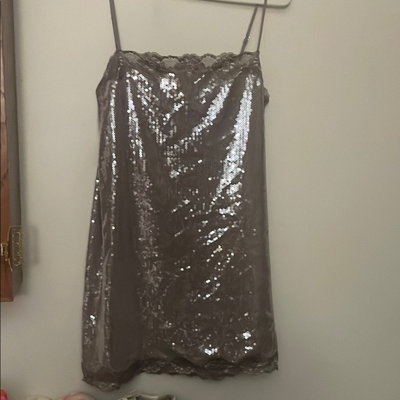 Reformation Dresses & Skirts - Reformation Silver Sequin Midi Dress